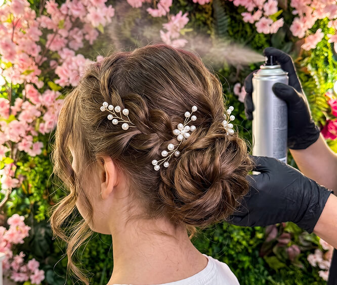 Укладка с элементами причёски